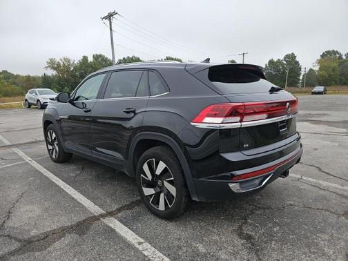 2024 Volkswagen Atlas Cross Sport 2.0T SE w/Technology 4MOTION