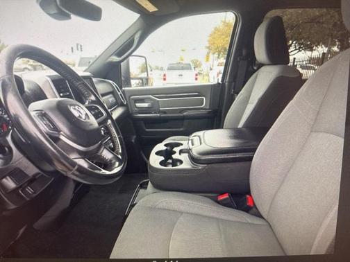 2023 RAM 2500 Big Horn Crew Cab 4x4 8' Box