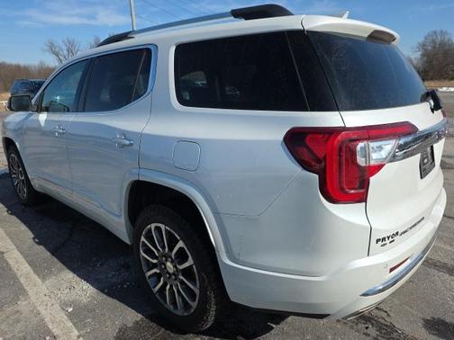 2020 GMC Acadia Denali