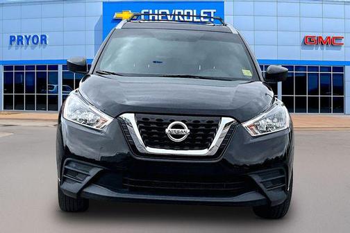 Super Black 2019 Nissan Kicks S