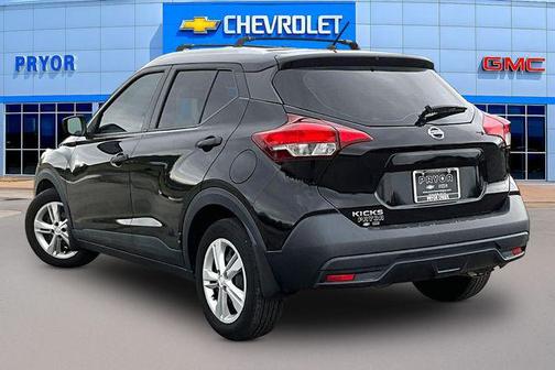 Super Black 2019 Nissan Kicks S