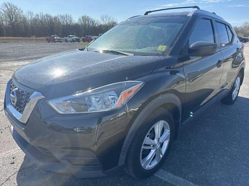 Super Black 2019 Nissan Kicks S