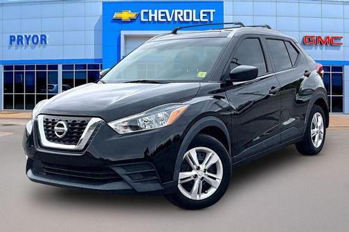 Super Black 2019 Nissan Kicks S
