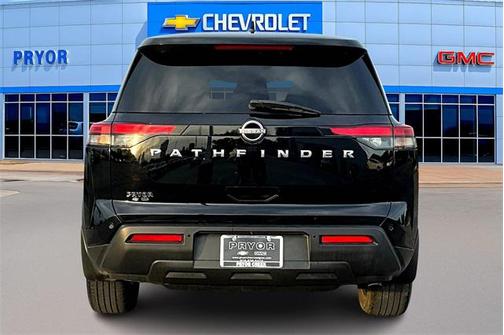 2022 Nissan Pathfinder S 2WD