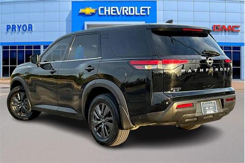 2022 Nissan Pathfinder S 2WD