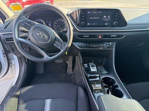 Quartz White 2022 Hyundai SONATA SE