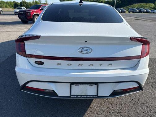 Quartz White 2022 Hyundai SONATA SE
