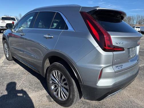 2024 Cadillac XT4 Premium Luxury