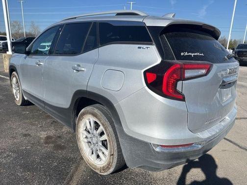 Quicksilver Metallic 2022 GMC Terrain SLT