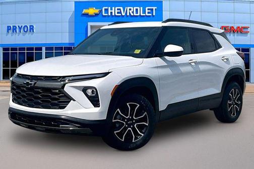 Iridescent Pearl Tricoat 2026 Chevrolet Trailblazer ACTIV