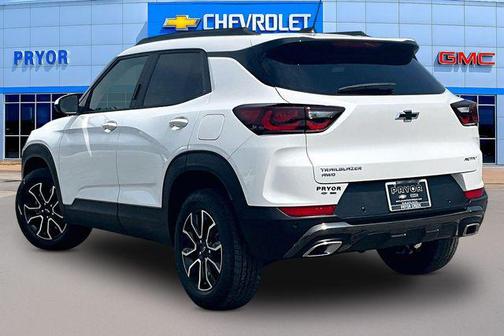 Iridescent Pearl Tricoat 2026 Chevrolet Trailblazer ACTIV