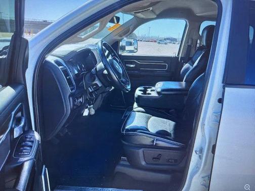 Bright White Clearcoat 2022 RAM 2500 Laramie Crew Cab 4x4 6'4' Box