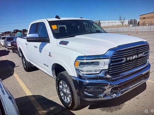 Bright White Clearcoat 2022 RAM 2500 Laramie Crew Cab 4x4 6'4' Box