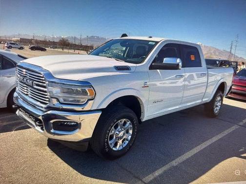 Bright White Clearcoat 2022 RAM 2500 Laramie Crew Cab 4x4 6'4' Box