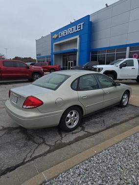 2006 Ford Taurus SE
