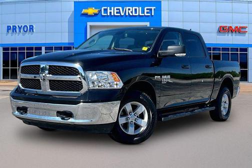 Diamond Black Crystal Pearlcoat 2022 RAM 1500 Classic SLT
