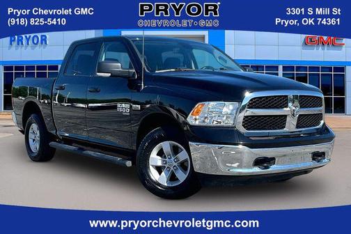 Diamond Black Crystal Pearlcoat 2022 RAM 1500 Classic SLT
