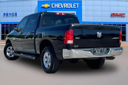 Diamond Black Crystal Pearlcoat 2022 RAM 1500 Classic SLT