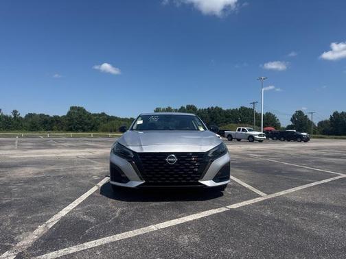 2023 Nissan Altima SR FWD
