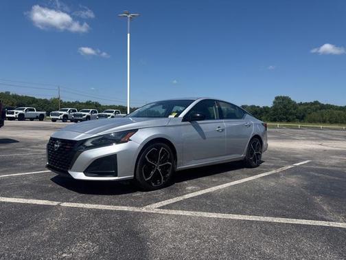 2023 Nissan Altima SR FWD