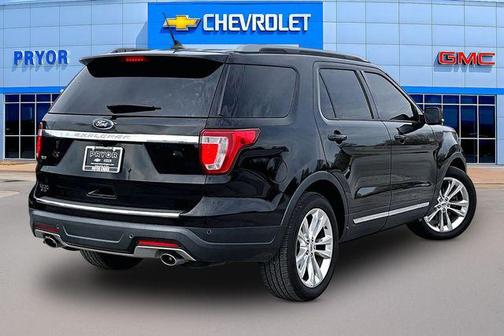 SHADOW BLACK 2018 Ford Explorer XLT