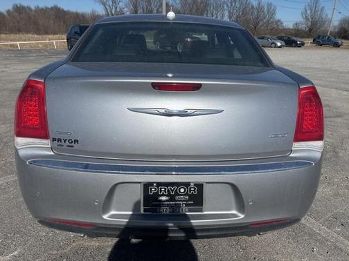 2018 Chrysler 300 Limited