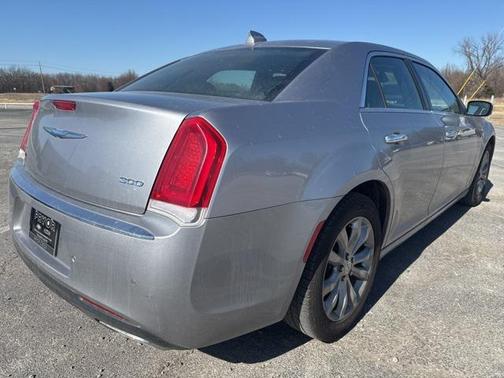 2018 Chrysler 300 Limited
