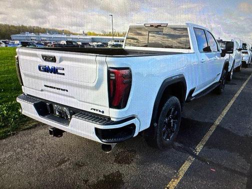 Onyx Black 2024 GMC Sierra 2500 AT4