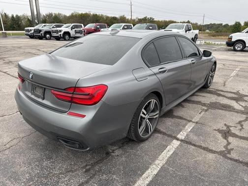 2019 BMW 740 740i