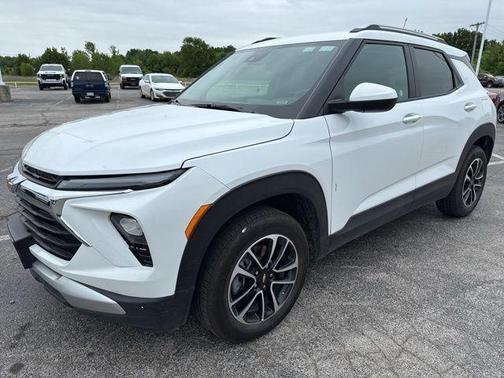 Summit White 2025 Chevrolet Trailblazer LT