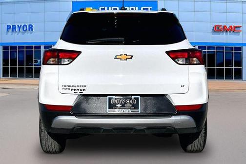 Summit White 2025 Chevrolet Trailblazer LT