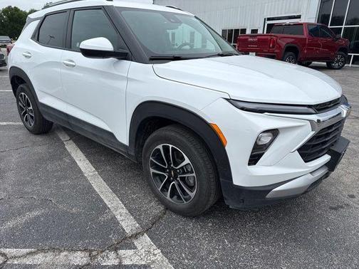 Summit White 2025 Chevrolet Trailblazer LT
