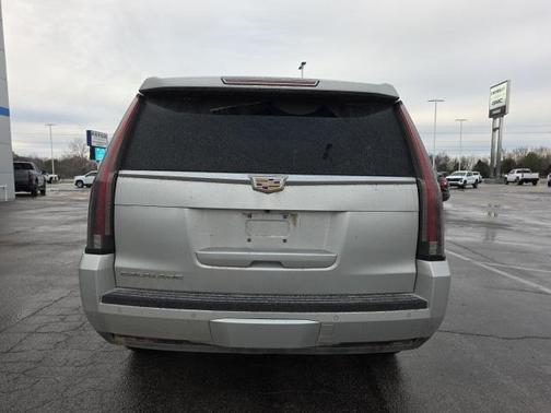 2016 Cadillac Escalade Luxury