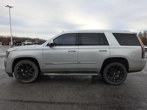 2016 Cadillac Escalade Luxury