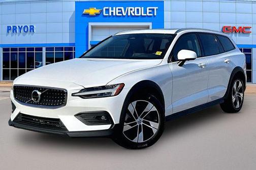 2025 Volvo V60 Cross Country Plus, B5 AWD Gas (mild hybrid)