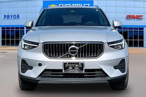 2024 Volvo XC40 B5 Core