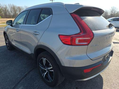 2024 Volvo XC40 B5 Core