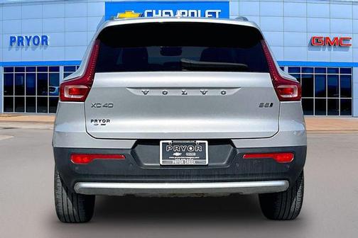 2024 Volvo XC40 B5 Core