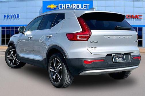 2024 Volvo XC40 B5 Core