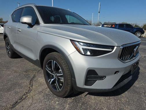 2024 Volvo XC40 B5 Core