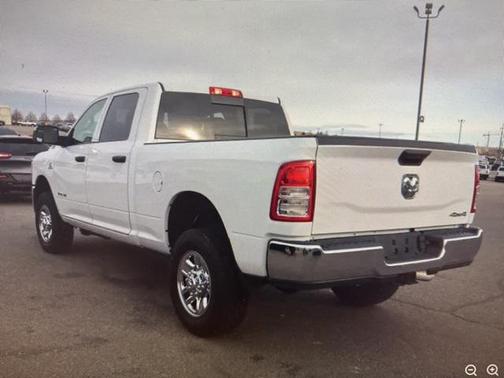 2022 RAM 2500 Tradesman Crew Cab 4x4 6'4' Box