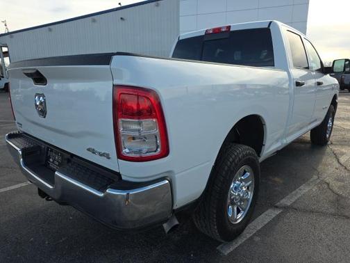 2022 RAM 2500 Tradesman Crew Cab 4x4 6'4' Box