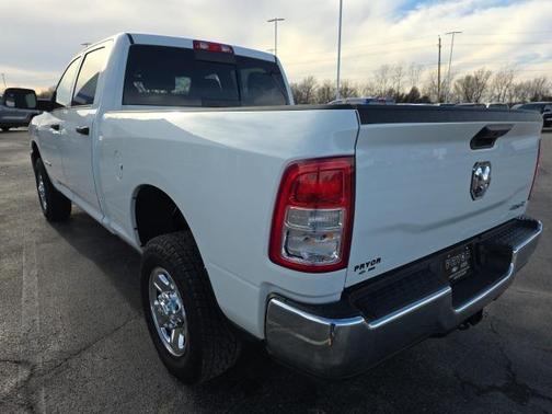 2022 RAM 2500 Tradesman Crew Cab 4x4 6'4' Box