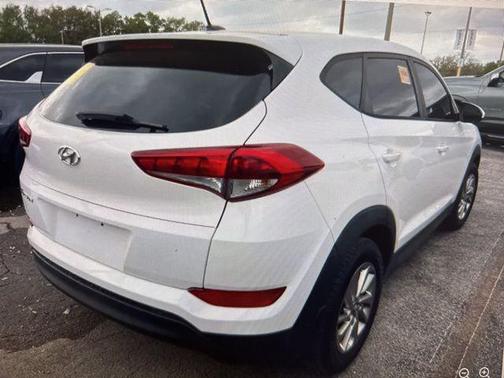 2017 Hyundai TUCSON SE