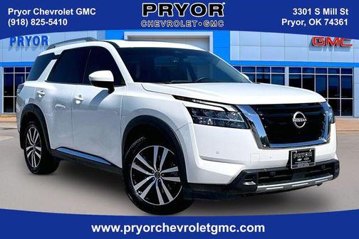 Pearl White Tricoat 2024 Nissan Pathfinder Platinum 4WD