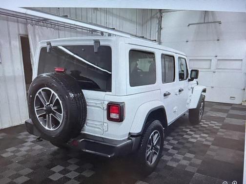 2023 Jeep Wrangler 4-Door Sahara