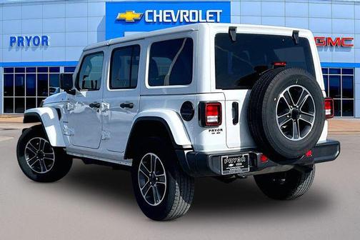 2023 Jeep Wrangler 4-Door Sahara