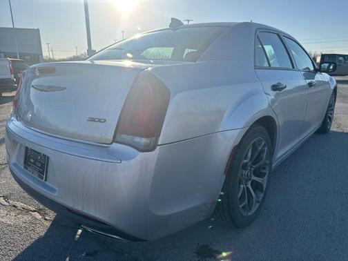 2020 Chrysler 300 Touring