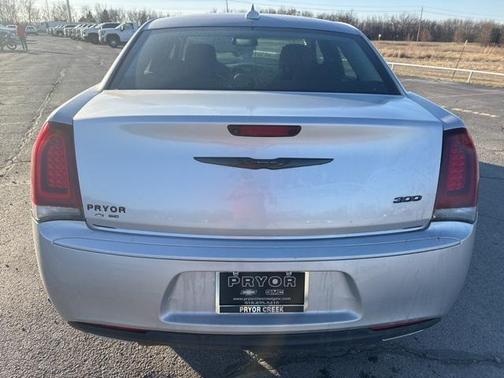 2020 Chrysler 300 Touring