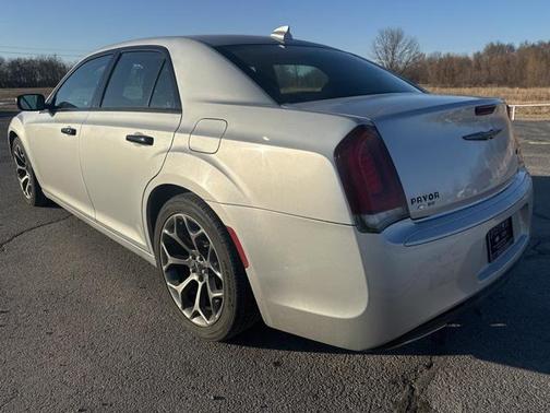 2020 Chrysler 300 Touring